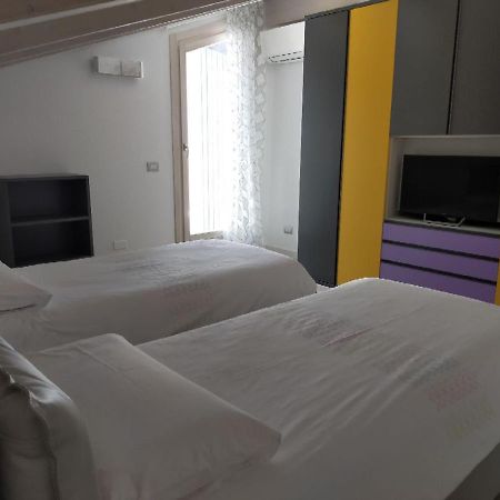 Sweet Dream Deluxe Apartment Sirmione Exterior photo